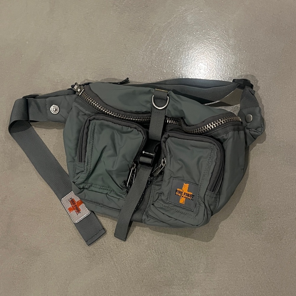 Men’s Gray Belt Bag